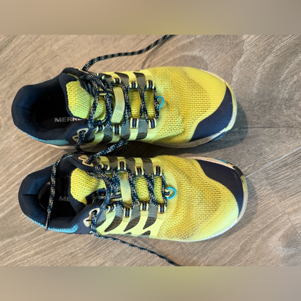 Merrell Vibrant Yellow and Black Sneakers Sz 8.5 Women’s Antorra